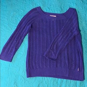 Blue blouse with 3/4 length sleeves